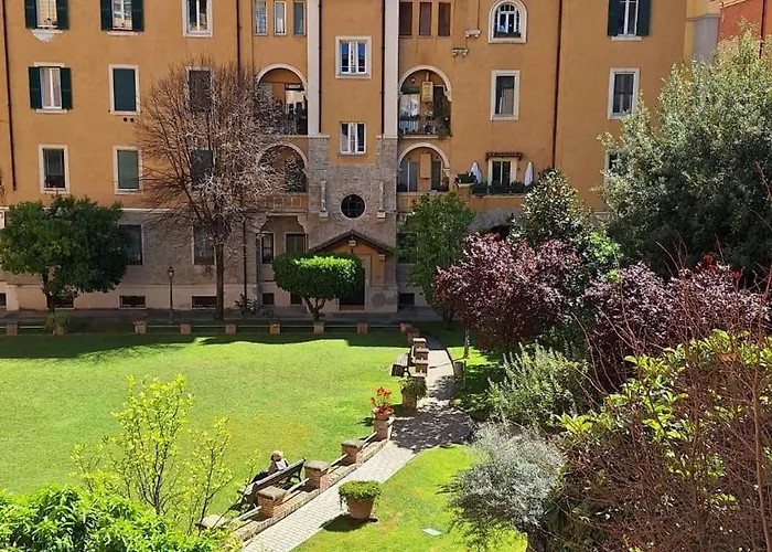 Wonderful Garden At Colosseo Apartment Rome