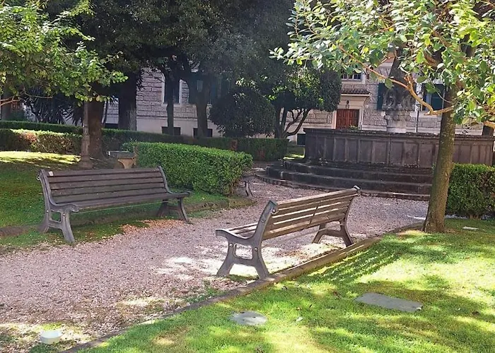 Wonderful Garden At Colosseo Apartment *